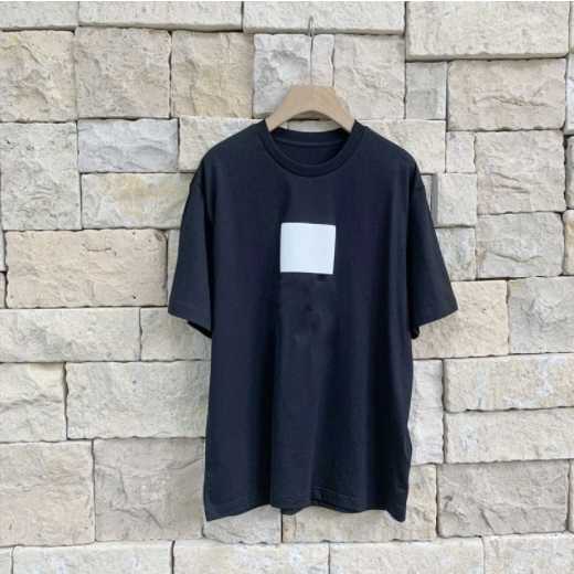 Designer 22SS Summer Men's T-Shirts Ripped Ripped Womens Retro White Black Business Letter Shirts BBK0, A021
Designer 22SS Summer Men's T-Shirts Ripped Ripped Womens Retro White Black Business Letter Shirts BBK0, A021