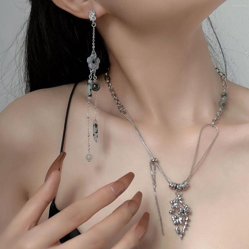 Pendant Necklaces Rregular Gothic ITassel Necklace Grunge Layered Beads Chain Unique Design Aesthetic Clavicle Choker Jewelry
Pendant Necklaces Rregular Gothic ITassel Necklace Grunge Layered Beads Chain Unique Design Aesthetic Clavicle Choker Jewelry