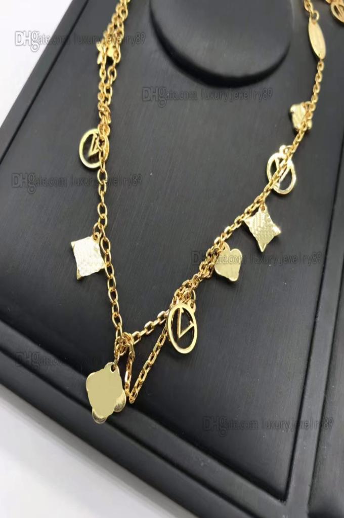 Luxury pattern Designer jewelry Necklace Bracelet Fashion Bracelets Gold Necklace for Femininity Exquisite High Qualityfamous ladi3726272
Luxury pattern Designer jewelry Necklace Bracelet Fashion Bracelets Gold Necklace for Femininity Exquisite High Qualityfamous ladi3726272