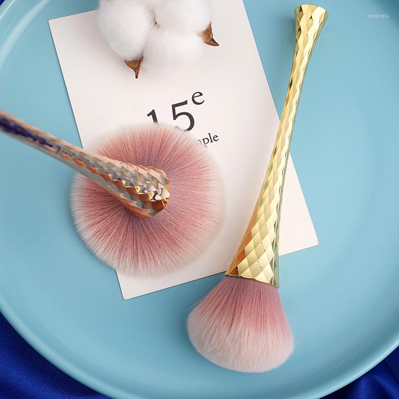 Makeup Brushes Luxury Professional Soft Loose Powder Brush Non-stick Foundation Cosmetics Beauty Tools
Makeup Brushes Luxury Professional Soft Loose Powder Brush Non-stick Foundation Cosmetics Beauty Tools