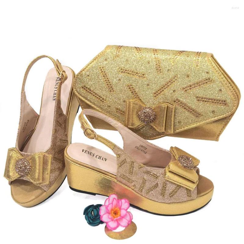 Dress Shoes Doershow Nice African And Bag Matching Set With Gold Selling Women Italian For Party HAS1-13, Silver
Dress Shoes Doershow Nice African And Bag Matching Set With Gold Selling Women Italian For Party HAS1-13, Silver