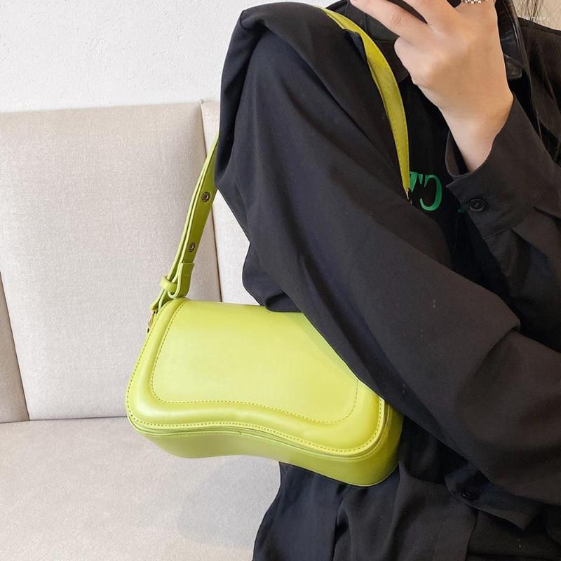 Evening Bags Toptrends Saddle Small Underarm Shoulder For Women 2023 Trend Fashion Designer Crossbody Bag PU Leather Ladies Handbags, Black
Evening Bags Toptrends Saddle Small Underarm Shoulder For Women 2023 Trend Fashion Designer Crossbody Bag PU Leather Ladies Handbags, Black
