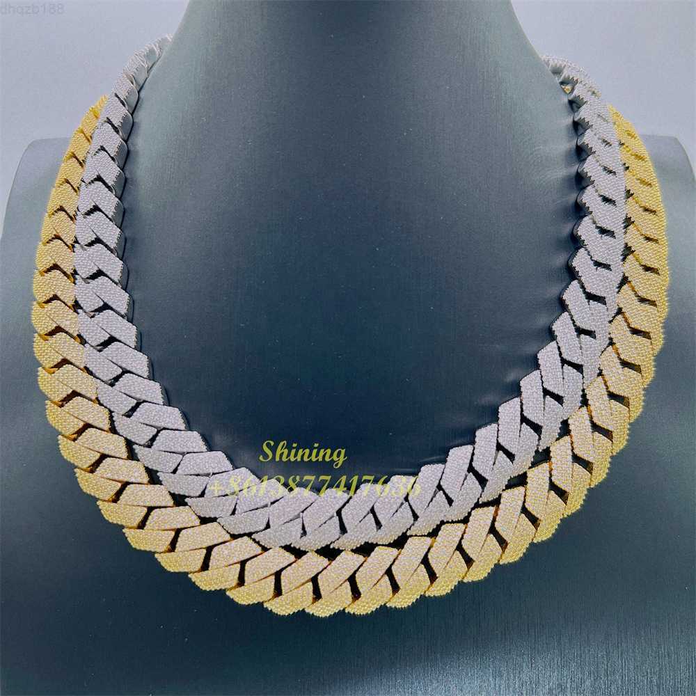 Luxury Men Jewelry Necklace 18mm 4 Rows Moissanite Diamond Iced Out Cuban Link Chain
Luxury Men Jewelry Necklace 18mm 4 Rows Moissanite Diamond Iced Out Cuban Link Chain