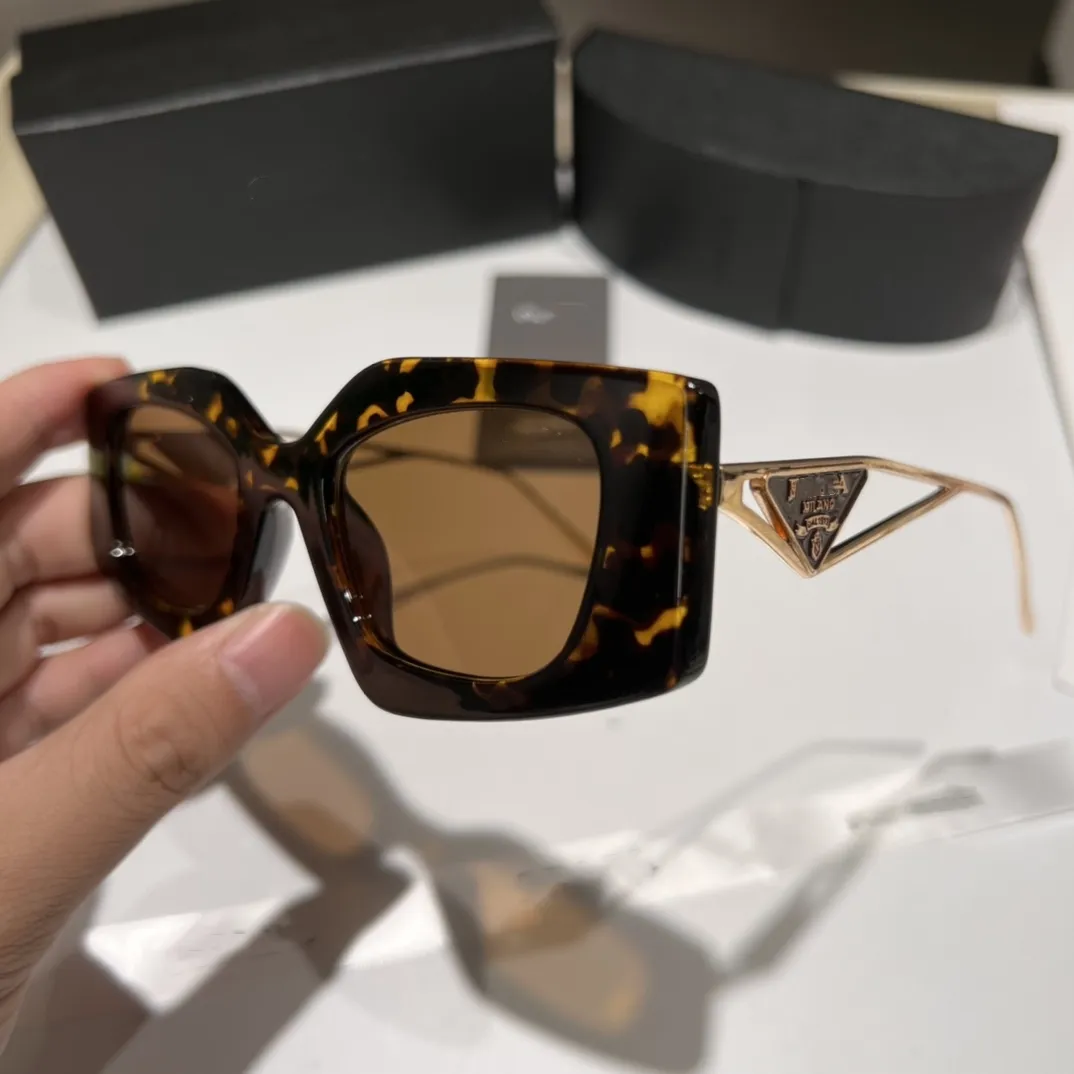 Top luxury Sunglasses polaroid lens designer womens Mens Goggle senior Eyewear For Women eyeglasses frame Vintage Metal Sun Glasses Letter logo P OS 8817
Top luxury Sunglasses polaroid lens designer womens Mens Goggle senior Eyewear For Women eyeglasses frame Vintage Metal Sun Glasses Letter logo P OS 8817