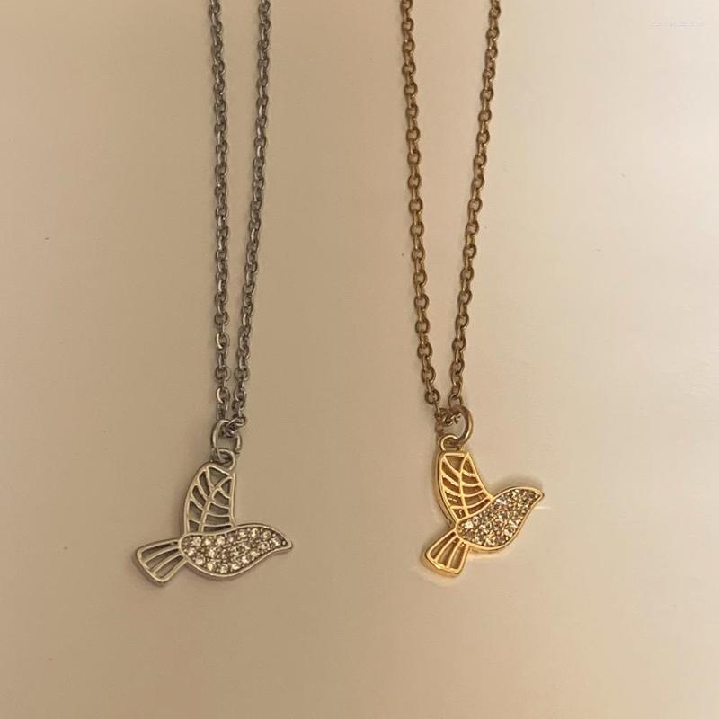 Pendant Necklaces Cute Small Zircon Flying Bird Necklace For Women Simple Gold Color Copper Charm Stainless Steel Clavicle Chain Choker
Pendant Necklaces Cute Small Zircon Flying Bird Necklace For Women Simple Gold Color Copper Charm Stainless Steel Clavicle Chain Choker