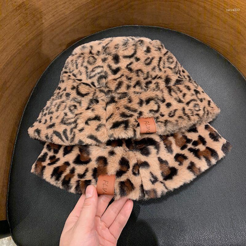 Berets Women Girls Winter Thicken Fluffy Plush Bucket Hat Vintage Leopard Printed Harajuku Street Packable Warm Fisherman Cap
Berets Women Girls Winter Thicken Fluffy Plush Bucket Hat Vintage Leopard Printed Harajuku Street Packable Warm Fisherman Cap