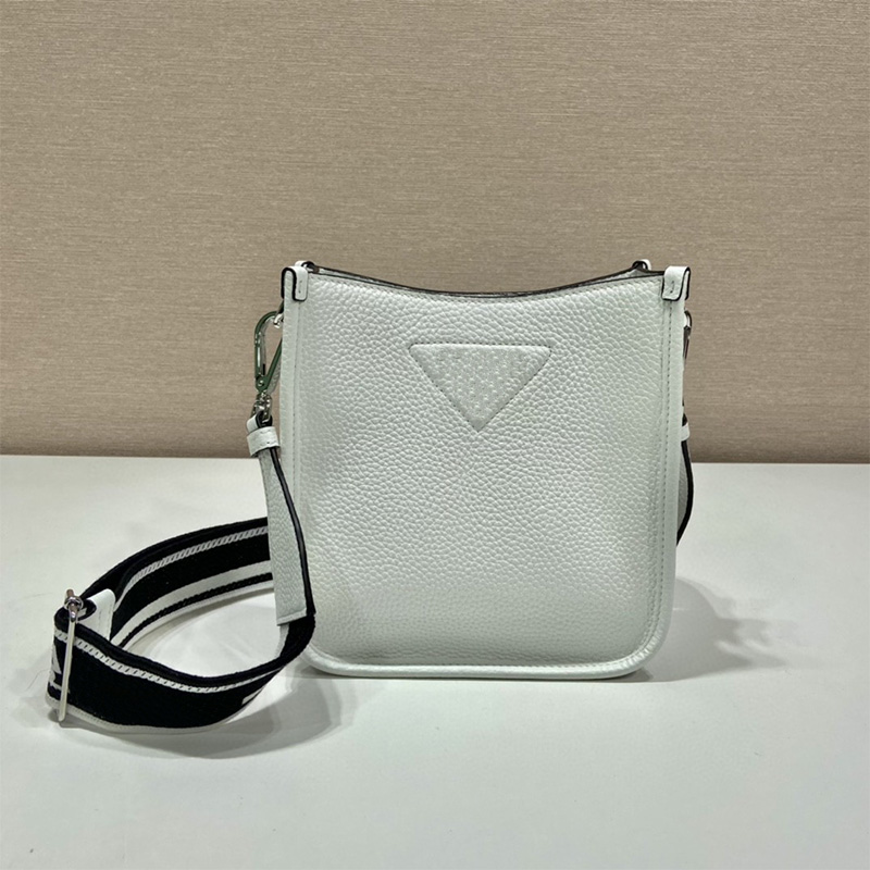 Designer Bag Mens fashion Solid color Handbag Vintage leather Shoulder Bag Mens Temperament Bag portable multi function mobile phone bag, Black
Designer Bag Mens fashion Solid color Handbag Vintage leather Shoulder Bag Mens Temperament Bag portable multi function mobile phone bag, Black