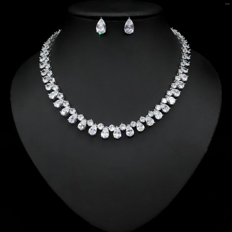 Necklace Earrings Set Funmode Simple Beatiful Bridal Noble Women's Ins Water Drop Zirconia Wedding Dress Jewelry FS355, Picture shown
Necklace Earrings Set Funmode Simple Beatiful Bridal Noble Women's Ins Water Drop Zirconia Wedding Dress Jewelry FS355, Picture shown