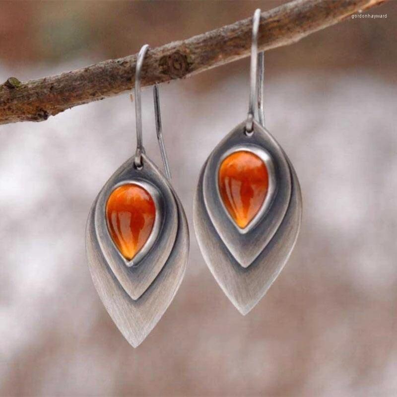 Dangle Earrings Vintage Waterdrop Metal Pattern Fashion Ladies Inlaid Red Crystal
Dangle Earrings Vintage Waterdrop Metal Pattern Fashion Ladies Inlaid Red Crystal