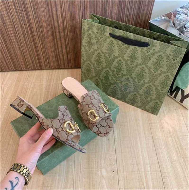 Slippers Designer fashion women's sandals slippers leather thick heeled shoes 35-42 luxury atmosphere high quality MFHX, Brown
Slippers Designer fashion women's sandals slippers leather thick heeled shoes 35-42 luxury atmosphere high quality MFHX, Brown