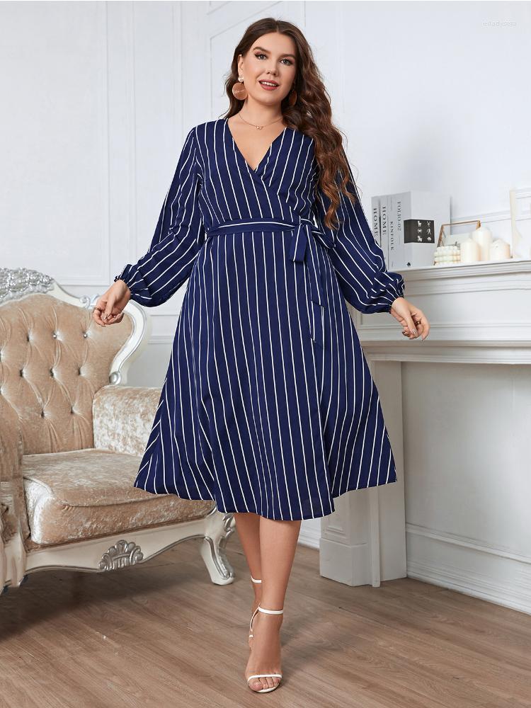 Plus Size Dresses Commuter Stripe Loose V-neck Large Belt Women's Dress Summer Party, Royal blue
Plus Size Dresses Commuter Stripe Loose V-neck Large Belt Women's Dress Summer Party, Royal blue