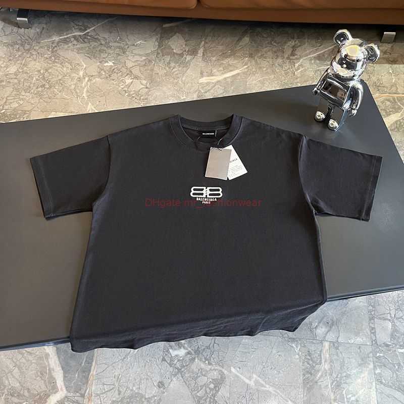 Designer Fashion Clothing French Paris BB Luxury TShirt Tees 23ss Summer Paris Inns High Street Lock Letter Pattern Embroidery Academy Style Mens Womens Short Sleev, White
Designer Fashion Clothing French Paris BB Luxury TShirt Tees 23ss Summer Paris Inns High Street Lock Letter Pattern Embroidery Academy Style Mens Womens Short Sleev, White