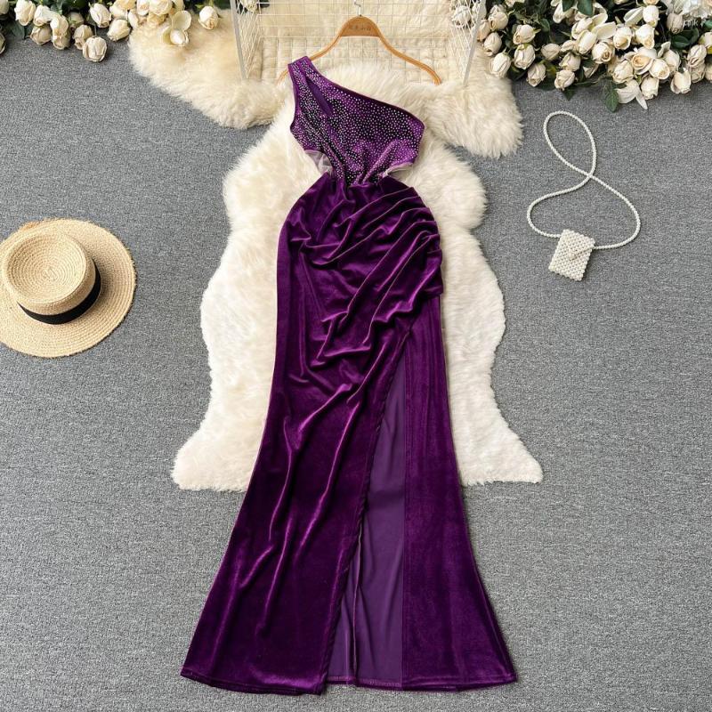 Casual Dresses Elegant Vintage Beaded Purple Party Dress Women Sloping Shoulder Slit Red Velvet Evening For Wedding 2023 Autumn Vestidos, Black
Casual Dresses Elegant Vintage Beaded Purple Party Dress Women Sloping Shoulder Slit Red Velvet Evening For Wedding 2023 Autumn Vestidos, Black