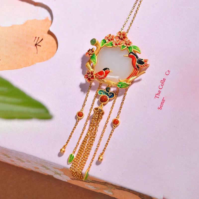 Chains Classic Enamel Luxury Court Style Natural White Chalcedony Pendant Tassel Necklace Clavicle Chain Fine Wedding Ladies Jewelry
Chains Classic Enamel Luxury Court Style Natural White Chalcedony Pendant Tassel Necklace Clavicle Chain Fine Wedding Ladies Jewelry