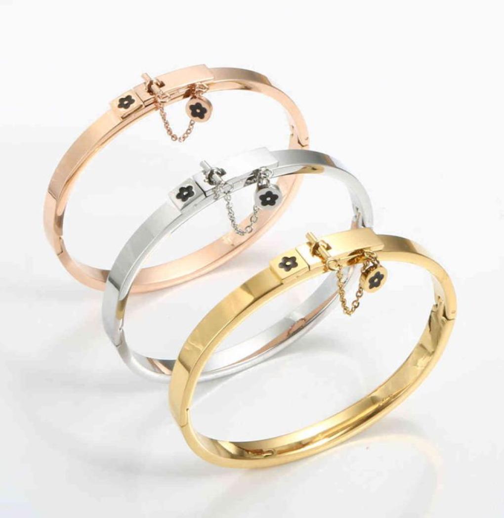 Luxury Lucky Flower Open Cuff Bangles Bracelet for Women Girls Gold Plating Charming Stainless Steel Jewelry Gift5627165
Luxury Lucky Flower Open Cuff Bangles Bracelet for Women Girls Gold Plating Charming Stainless Steel Jewelry Gift5627165