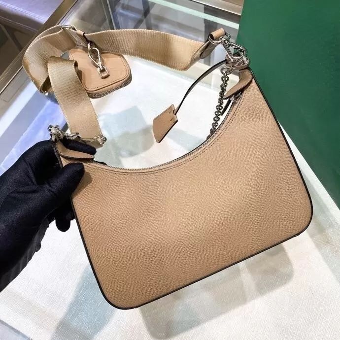 Shoulder Bags Women Handbags Underarm Wallet Leather Crossbody Designer Purses Messenger 1020
Shoulder Bags Women Handbags Underarm Wallet Leather Crossbody Designer Purses Messenger 1020