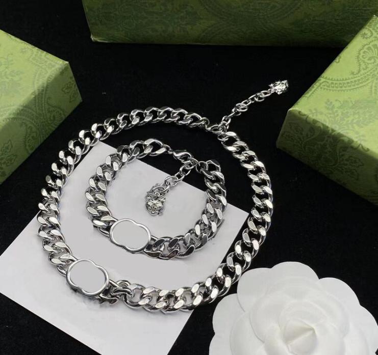 Men Women Hip hop Choker Necklace Designer Stainless Steel Bracelets Cuban Silver Chain High quality Letter Pendants for Unisex Co9360216
Men Women Hip hop Choker Necklace Designer Stainless Steel Bracelets Cuban Silver Chain High quality Letter Pendants for Unisex Co9360216