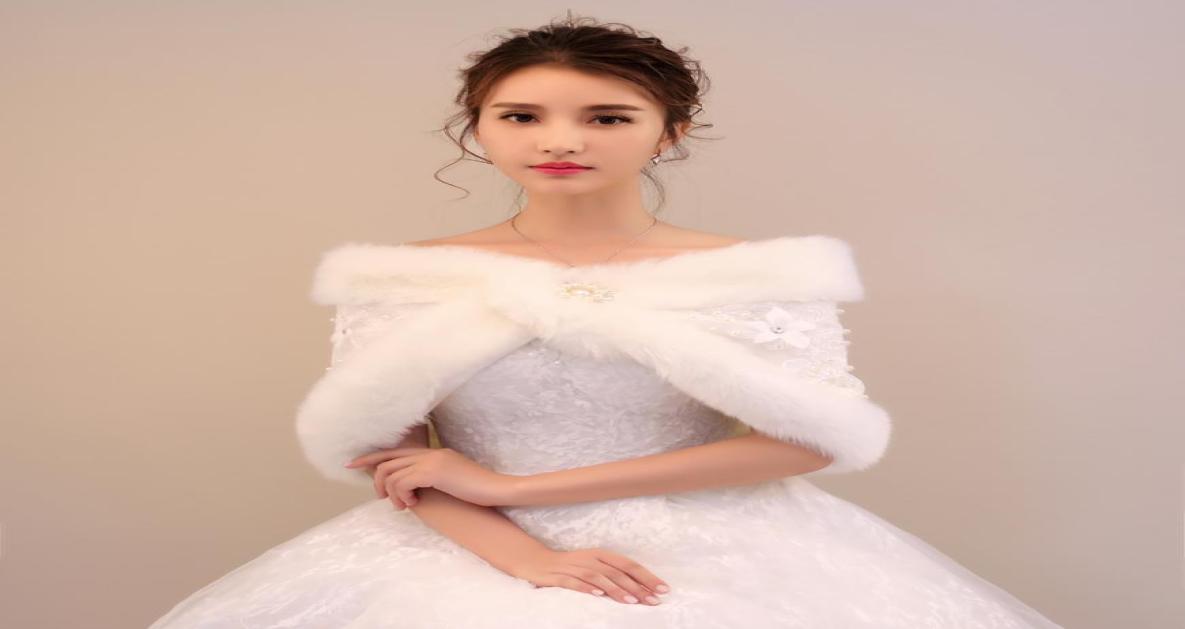 Sexy 2019 Rabbit Fur Women Bridal Cape Elegant Pearls Crystals Beadings Girls Shawls Lace Appliques Flowers Prom Shawls for Petite4034001, Ivory
Sexy 2019 Rabbit Fur Women Bridal Cape Elegant Pearls Crystals Beadings Girls Shawls Lace Appliques Flowers Prom Shawls for Petite4034001, Ivory