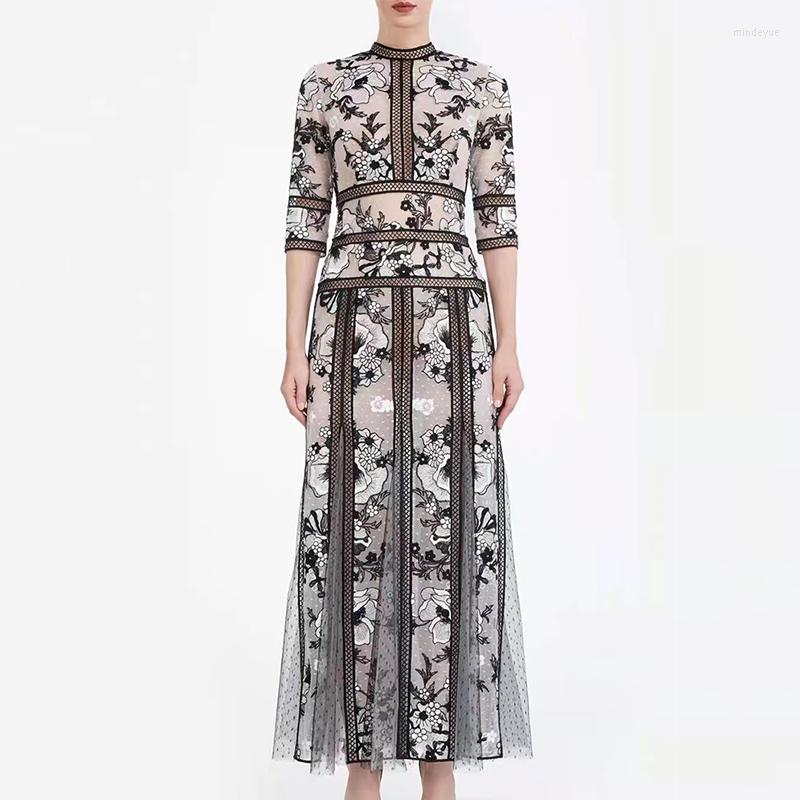 Party Dresses Fashion Runway 2023 Spring Summer Vintage Dress Women Black Blue Embroidery Floral Mesh Patchwork High Quality
Party Dresses Fashion Runway 2023 Spring Summer Vintage Dress Women Black Blue Embroidery Floral Mesh Patchwork High Quality