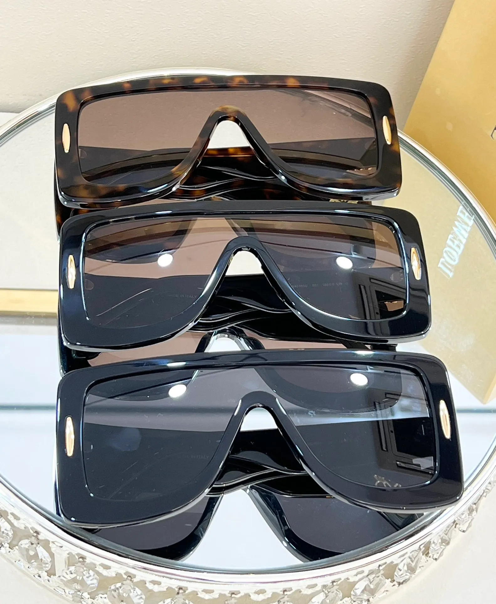 2023 Men Sunglasses For Women Latest Selling Fashion Sun Glasses Mens Sunglass Gafas De Sol Glass UV400 Lens With Random Matching Box LW40106U
2023 Men Sunglasses For Women Latest Selling Fashion Sun Glasses Mens Sunglass Gafas De Sol Glass UV400 Lens With Random Matching Box LW40106U