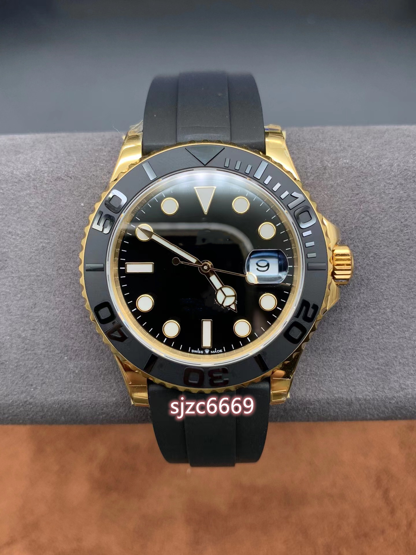 VS watch diameter 42mm with 3235 all-in-one movement blue gossamer sapphire glass mirror fluoroprubber strap, As shown
VS watch diameter 42mm with 3235 all-in-one movement blue gossamer sapphire glass mirror fluoroprubber strap, As shown