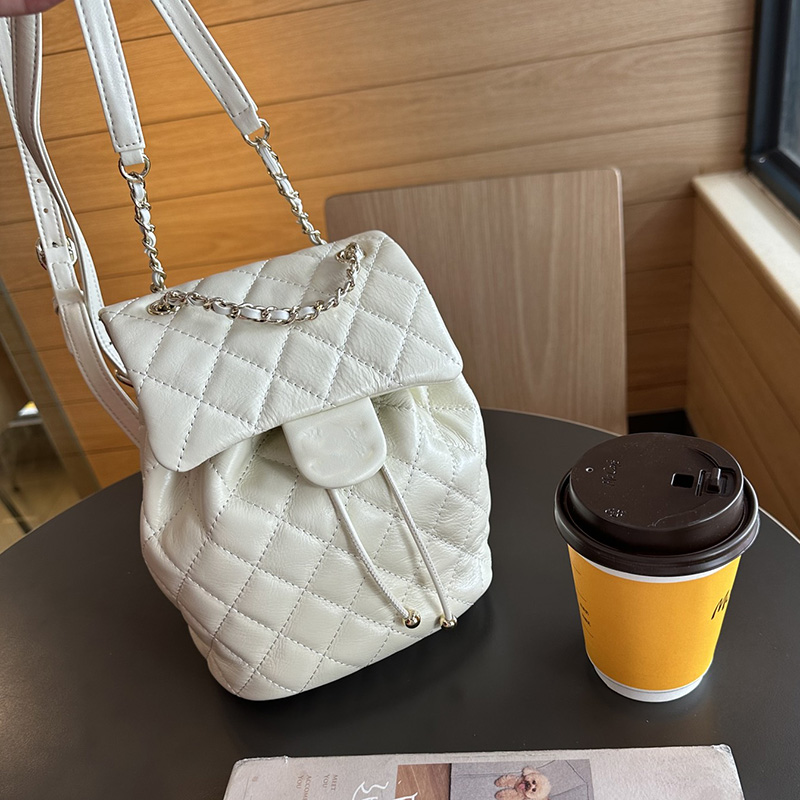 Luxury Designer Satchels Drawstring Bucket Backpack Bags Calfskin Large Capacity Outdoor Trends Travel Girls Trendy Diamond Lattice Shoulder Handbags 17X9X22CM, Box
Luxury Designer Satchels Drawstring Bucket Backpack Bags Calfskin Large Capacity Outdoor Trends Travel Girls Trendy Diamond Lattice Shoulder Handbags 17X9X22CM, Box