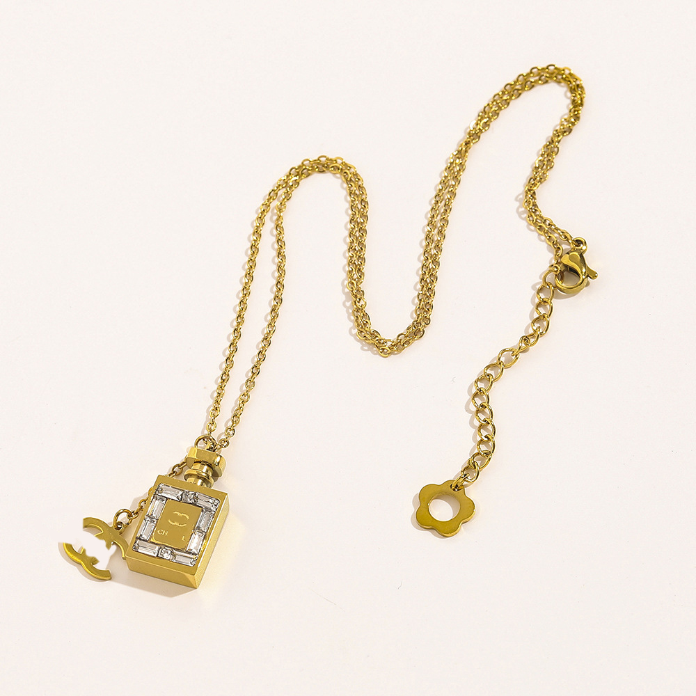 18K Gold Plated Luxury Designer Necklace for Women Perfume Bottle Pendant Brand Letter Choker Chain Necklaces Jewelry Accessory High Quality 20style
18K Gold Plated Luxury Designer Necklace for Women Perfume Bottle Pendant Brand Letter Choker Chain Necklaces Jewelry Accessory High Quality 20style