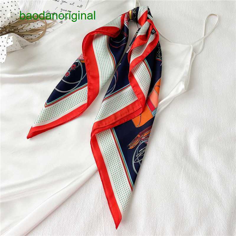 Hemres Designer Scarves Wind Fashion Carriage 70cm Small Square Summer Sunscreen Tourism Autumn and Winter Neck Protection Scarf BEYN
Hemres Designer Scarves Wind Fashion Carriage 70cm Small Square Summer Sunscreen Tourism Autumn and Winter Neck Protection Scarf BEYN
