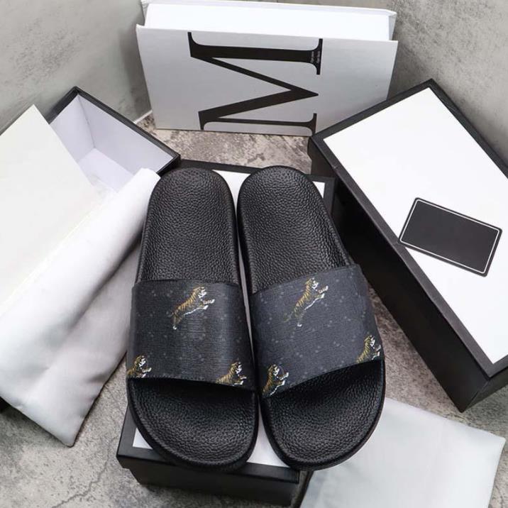 2023 Designer Thick soled slippers Lightweight foam Women covered platform Sandals Summer Outdoor Casual 60mm Slipper black white colorful size 35 to 45, #21
2023 Designer Thick soled slippers Lightweight foam Women covered platform Sandals Summer Outdoor Casual 60mm Slipper black white colorful size 35 to 45, #21