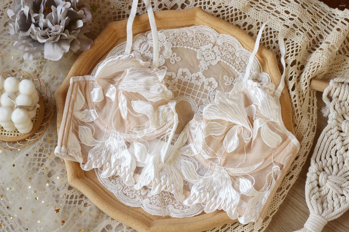 Bras Sets French Stereotype Satin Embroidery Lace Sexy With Steel Ring Breast Enhancement Bralette Anti-sagging Ladies Bra And Panty Set, As photo showes
Bras Sets French Stereotype Satin Embroidery Lace Sexy With Steel Ring Breast Enhancement Bralette Anti-sagging Ladies Bra And Panty Set, As photo showes