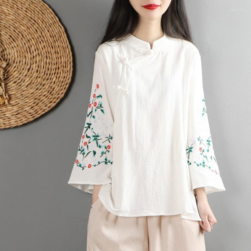 Ethnic Clothing White Embroidery Flower Women Tops Chinese Style Blouse Mandarin Collar Tang Shirt Female Retro Hanfu Loose Suit
Ethnic Clothing White Embroidery Flower Women Tops Chinese Style Blouse Mandarin Collar Tang Shirt Female Retro Hanfu Loose Suit