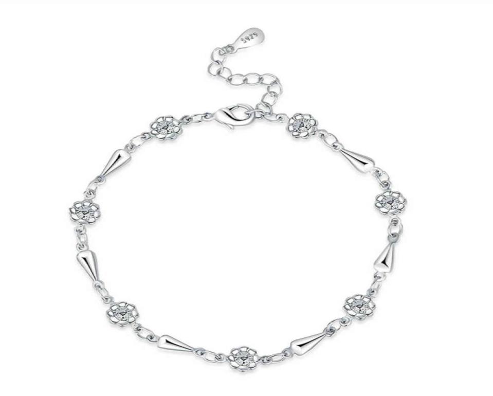 S925 Silver Plum Blossom Leaf Bracelet Bangle for Women Girl Lady Wedding Birthday Gift9623881
S925 Silver Plum Blossom Leaf Bracelet Bangle for Women Girl Lady Wedding Birthday Gift9623881