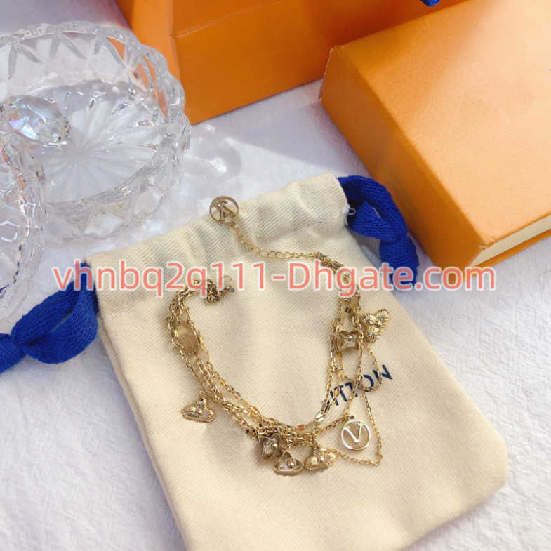 Womens three layers Braclets Fashion Link Chains Designer Jewelry Plated 18k Gold Charm Friendship Stainless Steel Jewellery, L063-glod
Womens three layers Braclets Fashion Link Chains Designer Jewelry Plated 18k Gold Charm Friendship Stainless Steel Jewellery, L063-glod
