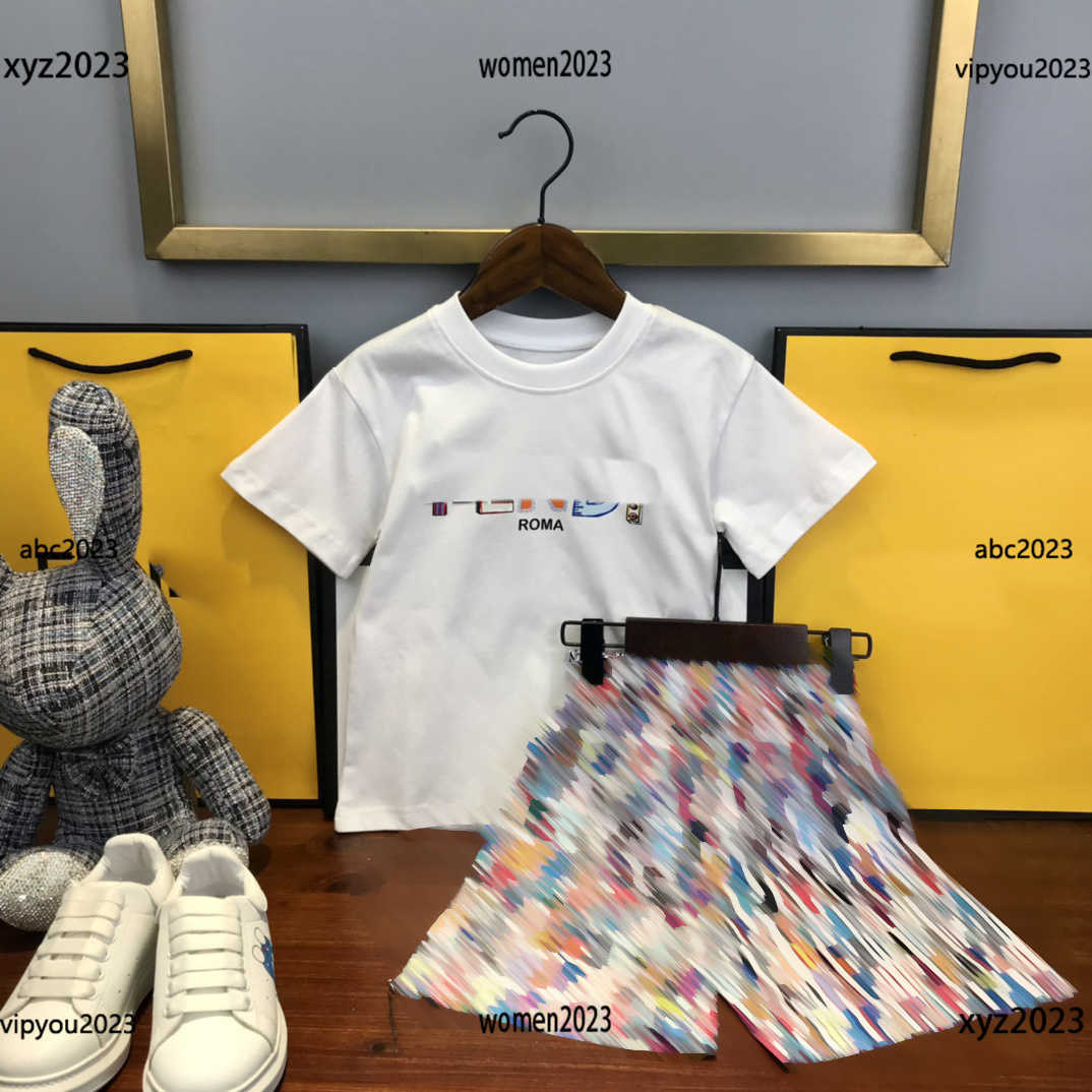 Tracksuits designer kids skirt baby Set Size 100-150 CM Cloud patterned printed T-shirt and Colorful letter printing shorts May10, #1
Tracksuits designer kids skirt baby Set Size 100-150 CM Cloud patterned printed T-shirt and Colorful letter printing shorts May10, #1