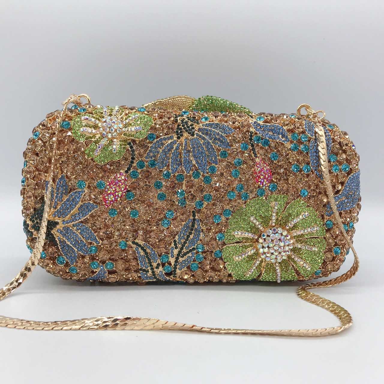 Flower Diamond Dinner Bag Metal Hard Box Full Diamond Dress Bag Banquet Handheld Women's Bag Purse Clutch 230513, Silver5
Flower Diamond Dinner Bag Metal Hard Box Full Diamond Dress Bag Banquet Handheld Women's Bag Purse Clutch 230513, Silver5