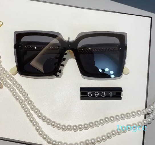 famous sunglasses oversized flat top ladies sun glasses chain women square frames fashion designer
famous sunglasses oversized flat top ladies sun glasses chain women square frames fashion designer