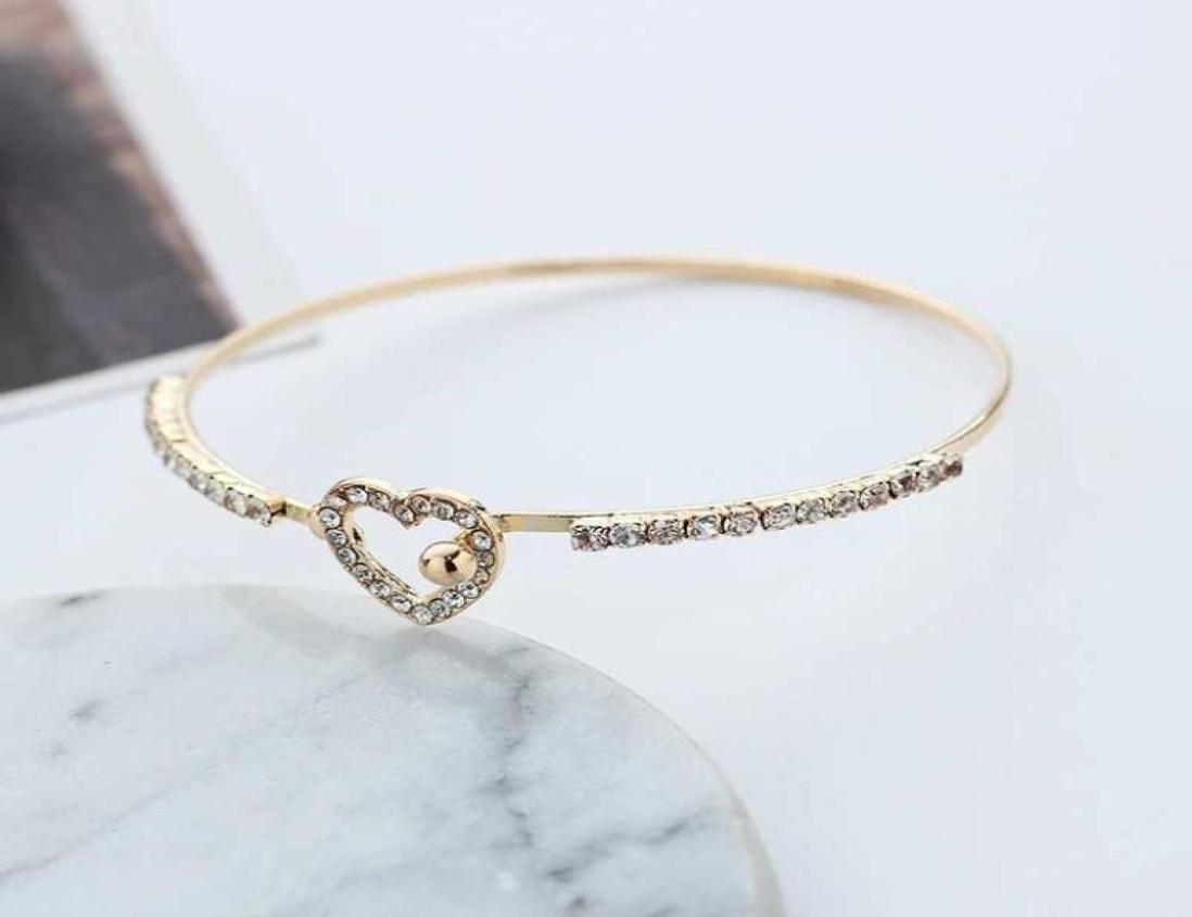 Korea Fashion Simple Hollow Love Rhinestone Women Girl Elegant Bracelet Gold Metal Matching Dress Coat Gift1613347
Korea Fashion Simple Hollow Love Rhinestone Women Girl Elegant Bracelet Gold Metal Matching Dress Coat Gift1613347