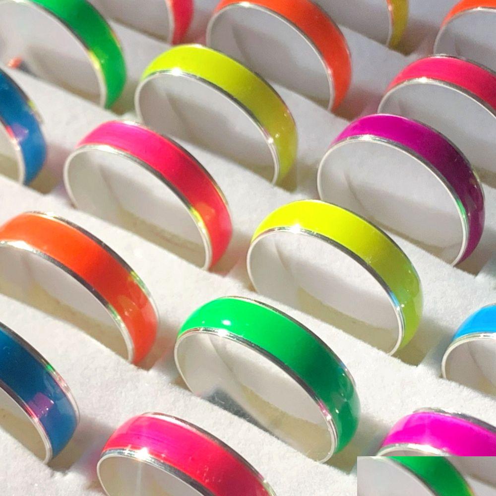Band Rings Bk Lots 50Pcs Color Cute Luminous Mix Women Men Party Gift Charm Jewelry Wholesale Drop Delivery Ring Dhdvh
Band Rings Bk Lots 50Pcs Color Cute Luminous Mix Women Men Party Gift Charm Jewelry Wholesale Drop Delivery Ring Dhdvh