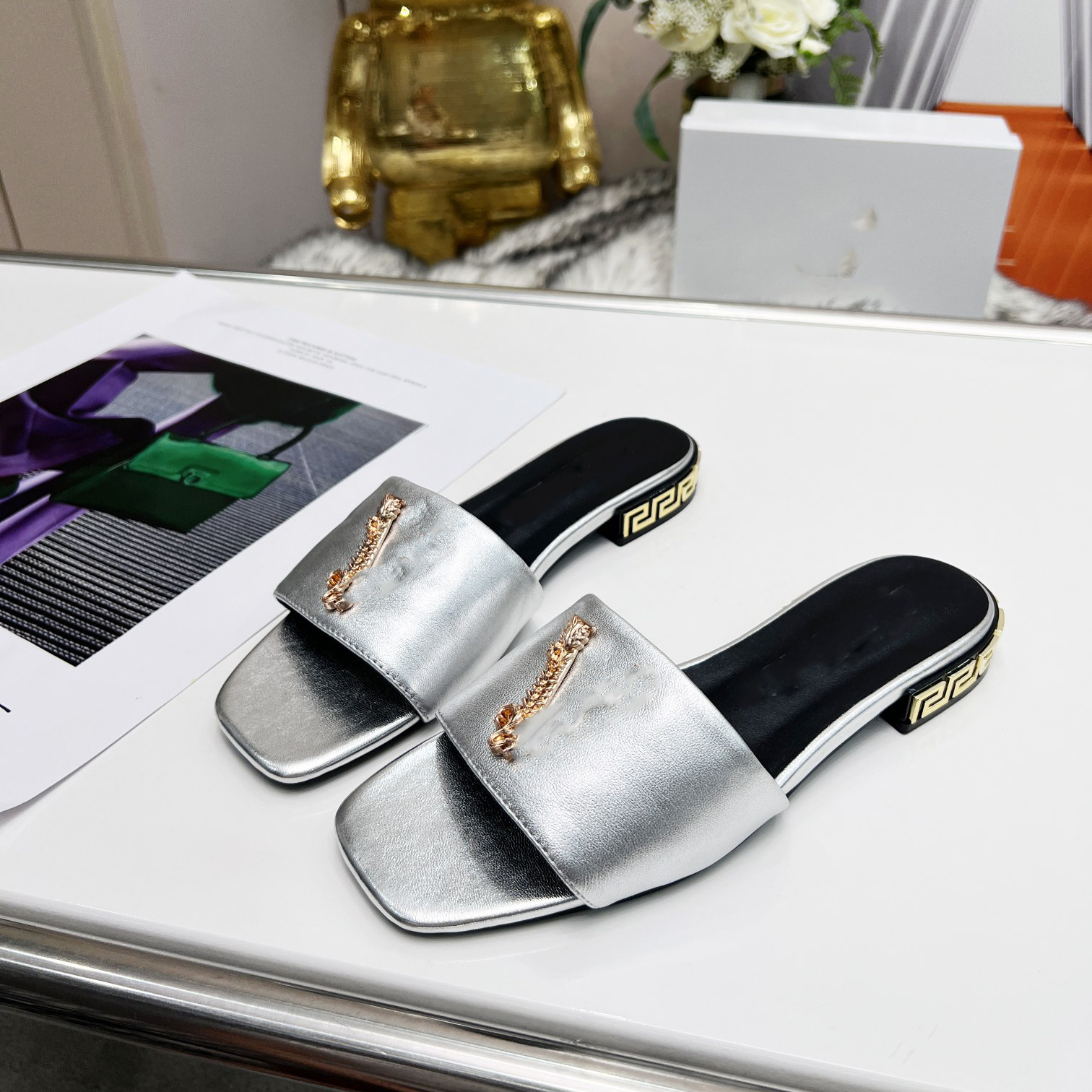 Top designer slippers Women's medusa fashion luxury sandals summer casual flat slide slippers FS015, 17
Top designer slippers Women's medusa fashion luxury sandals summer casual flat slide slippers FS015, 17