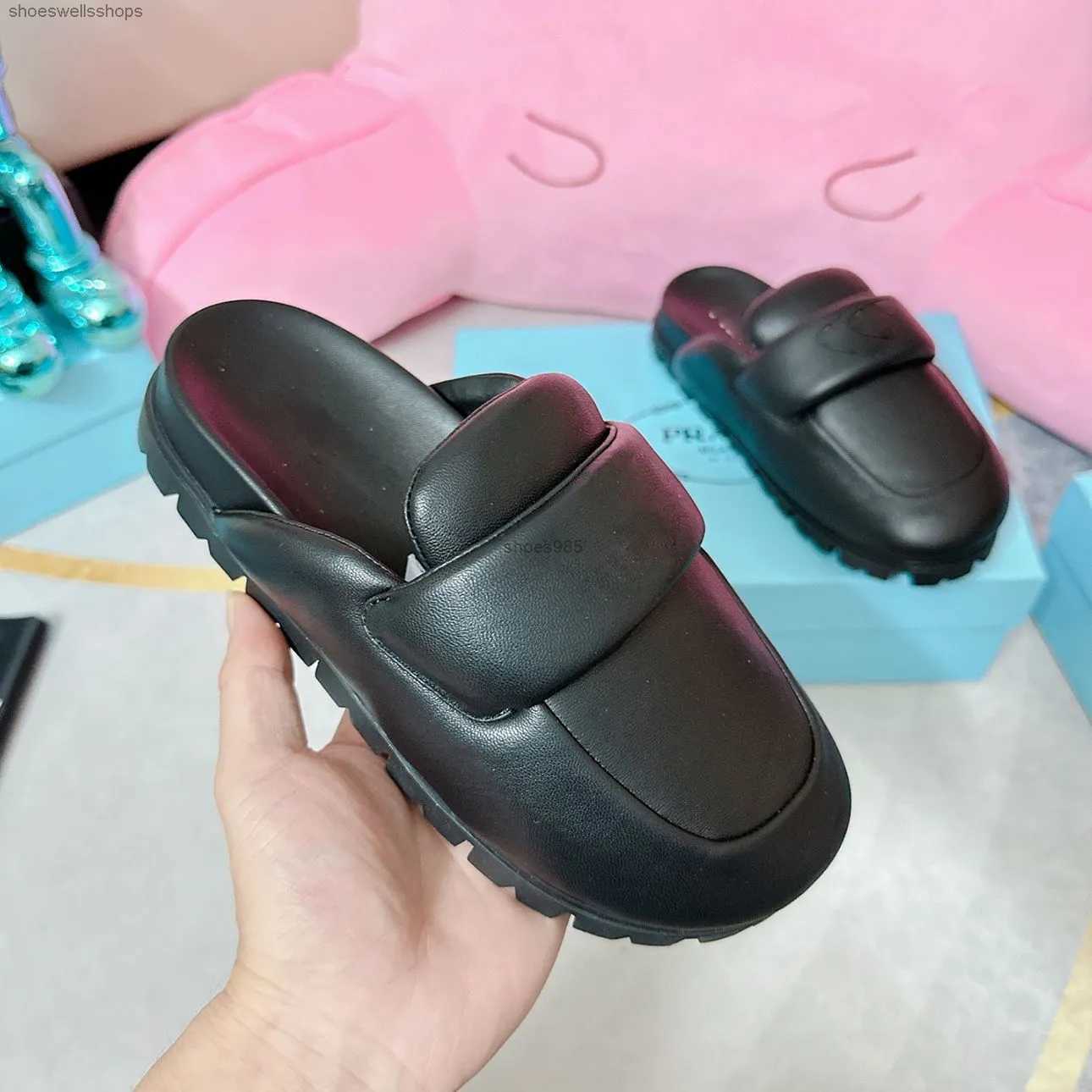 Designer Sandals Women Slipper Platform Sandal Summer Flats Lazy Slippers Fashion Shoes Luxury Leather Hotel Beach Square Slides With Box
Designer Sandals Women Slipper Platform Sandal Summer Flats Lazy Slippers Fashion Shoes Luxury Leather Hotel Beach Square Slides With Box