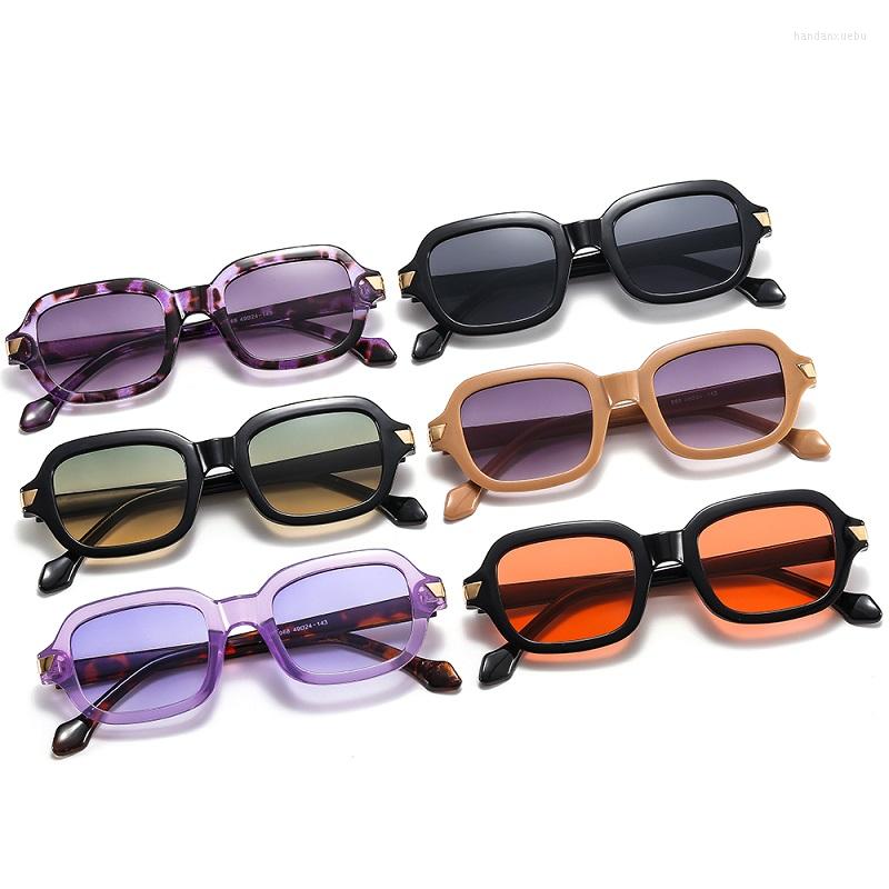 Sunglasses DCF 2023 Fashion Oval Female Male PC Gradual Lens Leopard Frame Vintage Designer Luxury Elegant Party Beach UV400
Sunglasses DCF 2023 Fashion Oval Female Male PC Gradual Lens Leopard Frame Vintage Designer Luxury Elegant Party Beach UV400