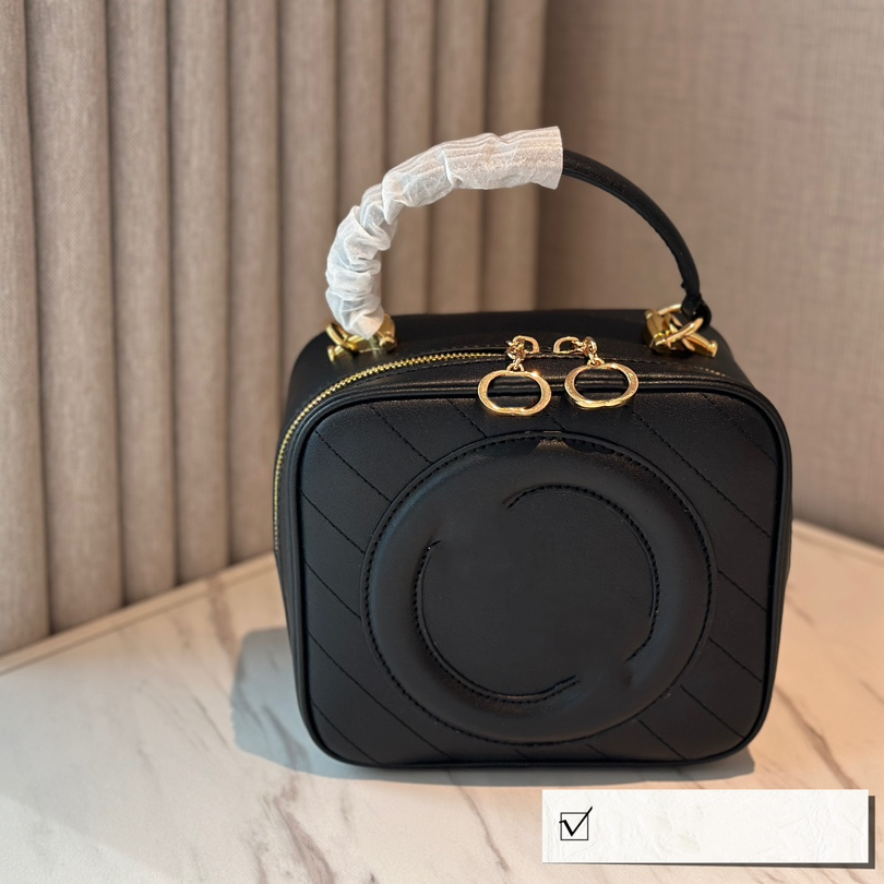 Designer Fashion Bags for Women Handbags Square Leather Print Trend Design Lightweight Quilted Shoulder Purse Vegan Leather with Tassel
Designer Fashion Bags for Women Handbags Square Leather Print Trend Design Lightweight Quilted Shoulder Purse Vegan Leather with Tassel