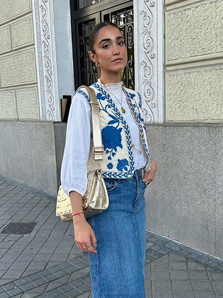 Women's Vests Women Flower Embroidery Vest Vintage V Neck Sleeveless Cardigan Female 2023 Summer Spring Boho Loose Ladies Casual Tops, Blue
Women's Vests Women Flower Embroidery Vest Vintage V Neck Sleeveless Cardigan Female 2023 Summer Spring Boho Loose Ladies Casual Tops, Blue