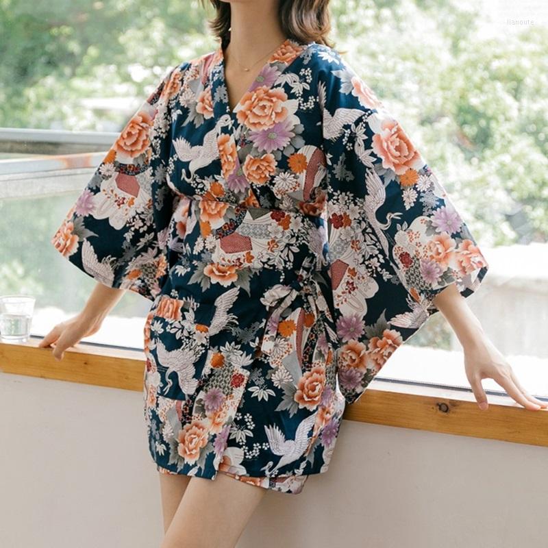 Ethnic Clothing Ao Dai Traditional Japanese Kimonos Dress Cotton Asian Yukata Women Haori Robe Vietnam 10243
Ethnic Clothing Ao Dai Traditional Japanese Kimonos Dress Cotton Asian Yukata Women Haori Robe Vietnam 10243