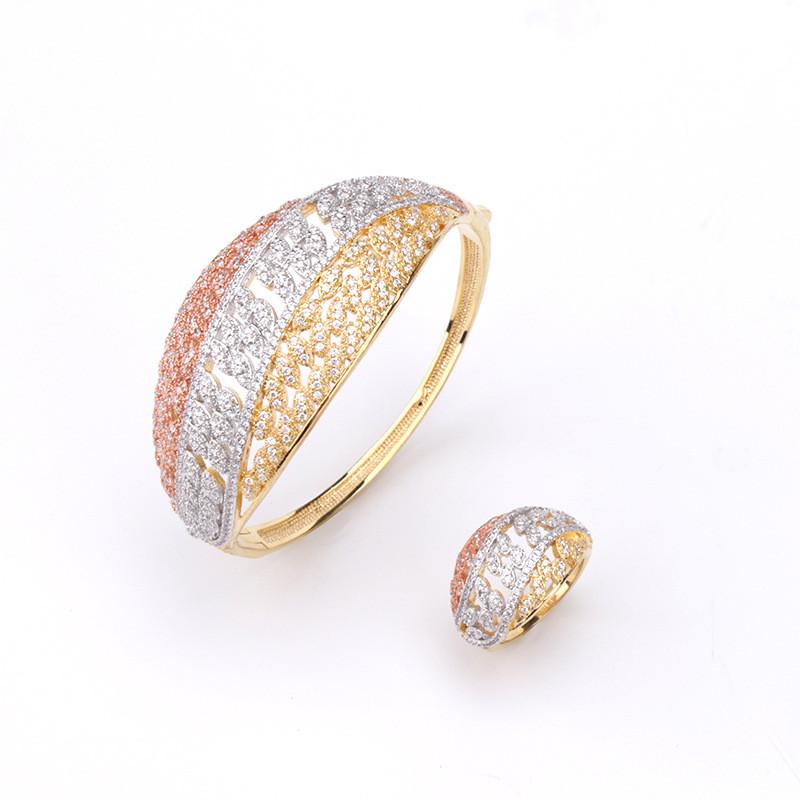 Bangle Light Luxury Fashion Olive-shaped Full Set Of Three-color Bracelet Ring Women's European And American Style Temperament
Bangle Light Luxury Fashion Olive-shaped Full Set Of Three-color Bracelet Ring Women's European And American Style Temperament