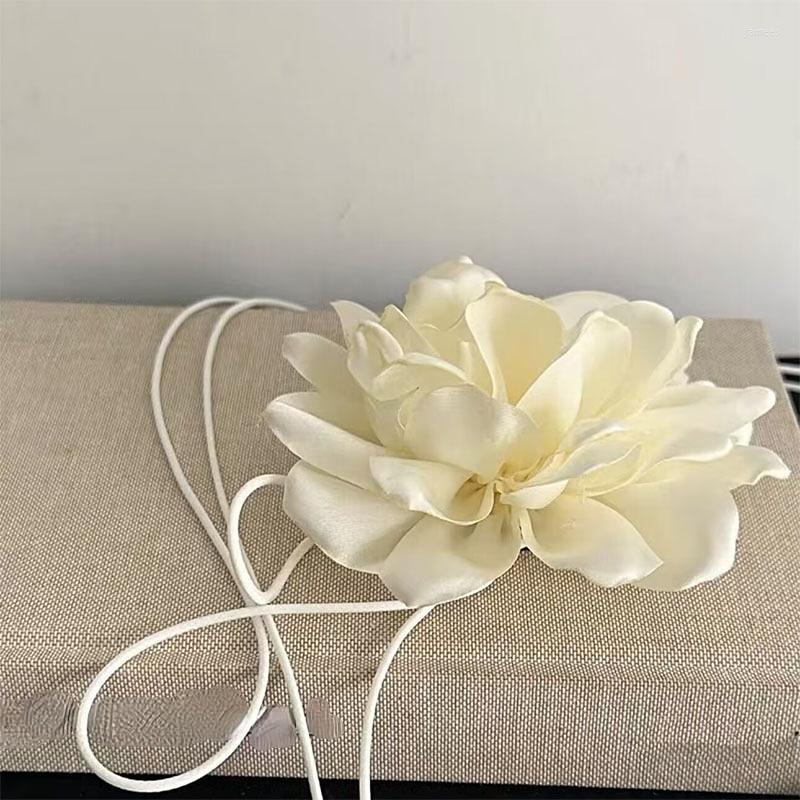 Pendant Necklaces Vintage French Fashionable Flower Choker Necklace Long Strap Neckchain Jewelry For Women Wedding Party Gifts
Pendant Necklaces Vintage French Fashionable Flower Choker Necklace Long Strap Neckchain Jewelry For Women Wedding Party Gifts