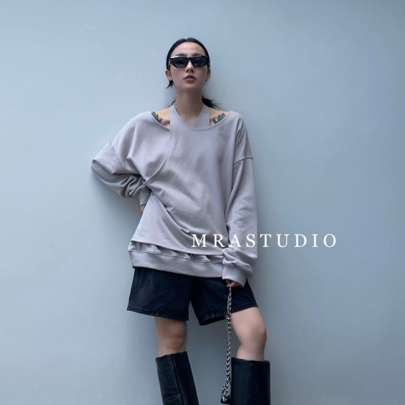 Women's Hoodies & Sweatshirts Cross Hanging Neck Strapless Long-Sleeved Sweater Fake Two-Piece Design Loose Pullover Pure Color Simple Top 2, Black
Women's Hoodies & Sweatshirts Cross Hanging Neck Strapless Long-Sleeved Sweater Fake Two-Piece Design Loose Pullover Pure Color Simple Top 2, Black