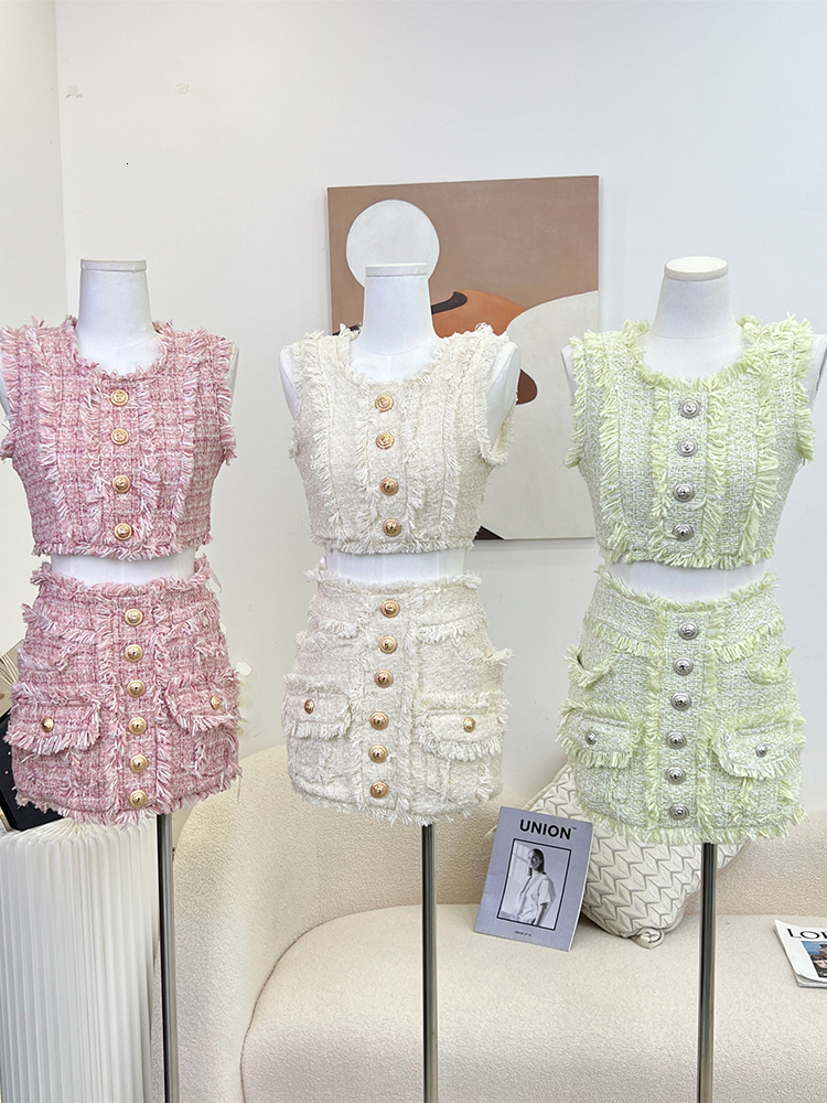 Two Piece Dress French Vintage Small Fragrance Set Women Temperament Sleeveless O Neck Short Shirt Vest Tassel Mini Skirt Suit 230512, Creamy-white
Two Piece Dress French Vintage Small Fragrance Set Women Temperament Sleeveless O Neck Short Shirt Vest Tassel Mini Skirt Suit 230512, Creamy-white