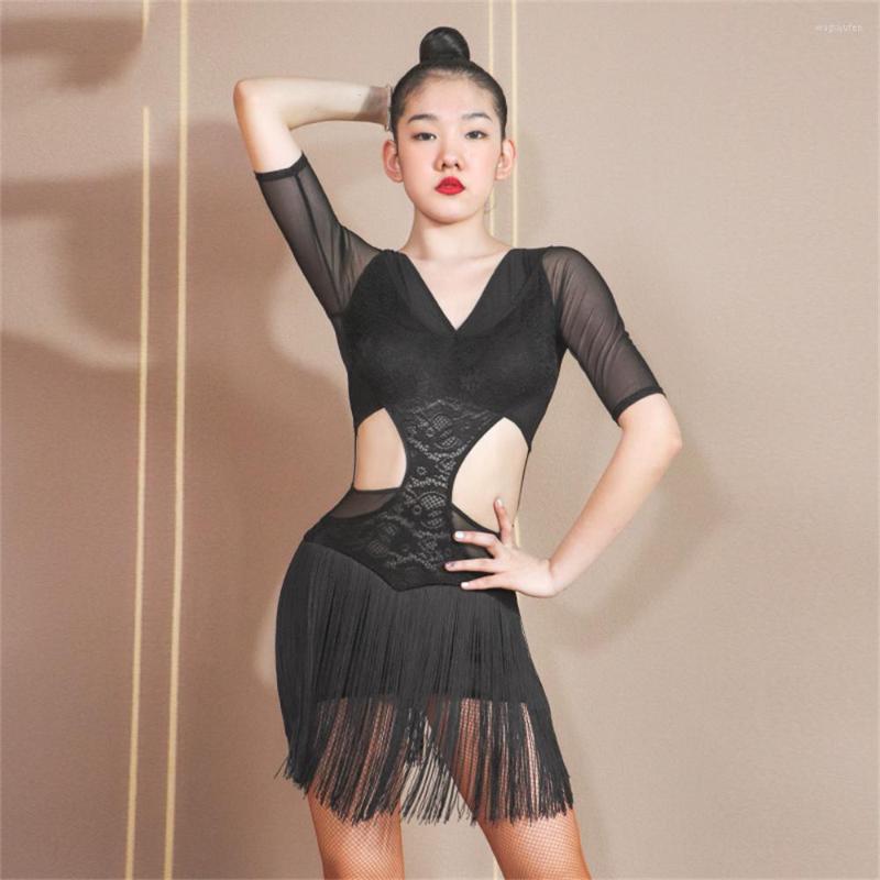 Stage Wear Latin Dance Dress Ladies Black Sexy Perspective Lace Practice Dresses Hollow Fringe Mesh Beautiful Back Performance
Stage Wear Latin Dance Dress Ladies Black Sexy Perspective Lace Practice Dresses Hollow Fringe Mesh Beautiful Back Performance