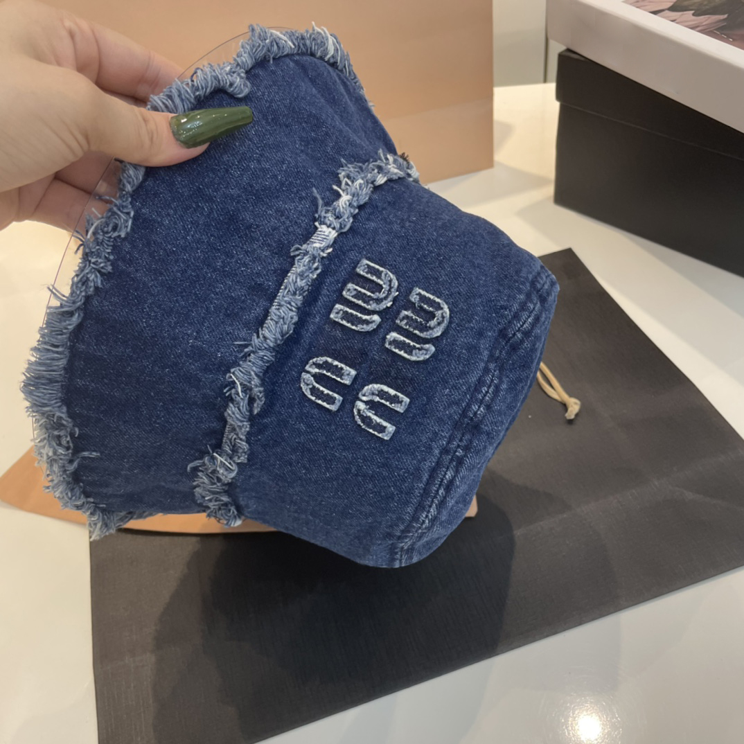 cap designer hats bucket hat Luxury Hat Women men fashion denim raw edge Letter Embroidery fashion Sunshade Hat casual couple hat Summer vacation Cool good, Blue
cap designer hats bucket hat Luxury Hat Women men fashion denim raw edge Letter Embroidery fashion Sunshade Hat casual couple hat Summer vacation Cool good, Blue